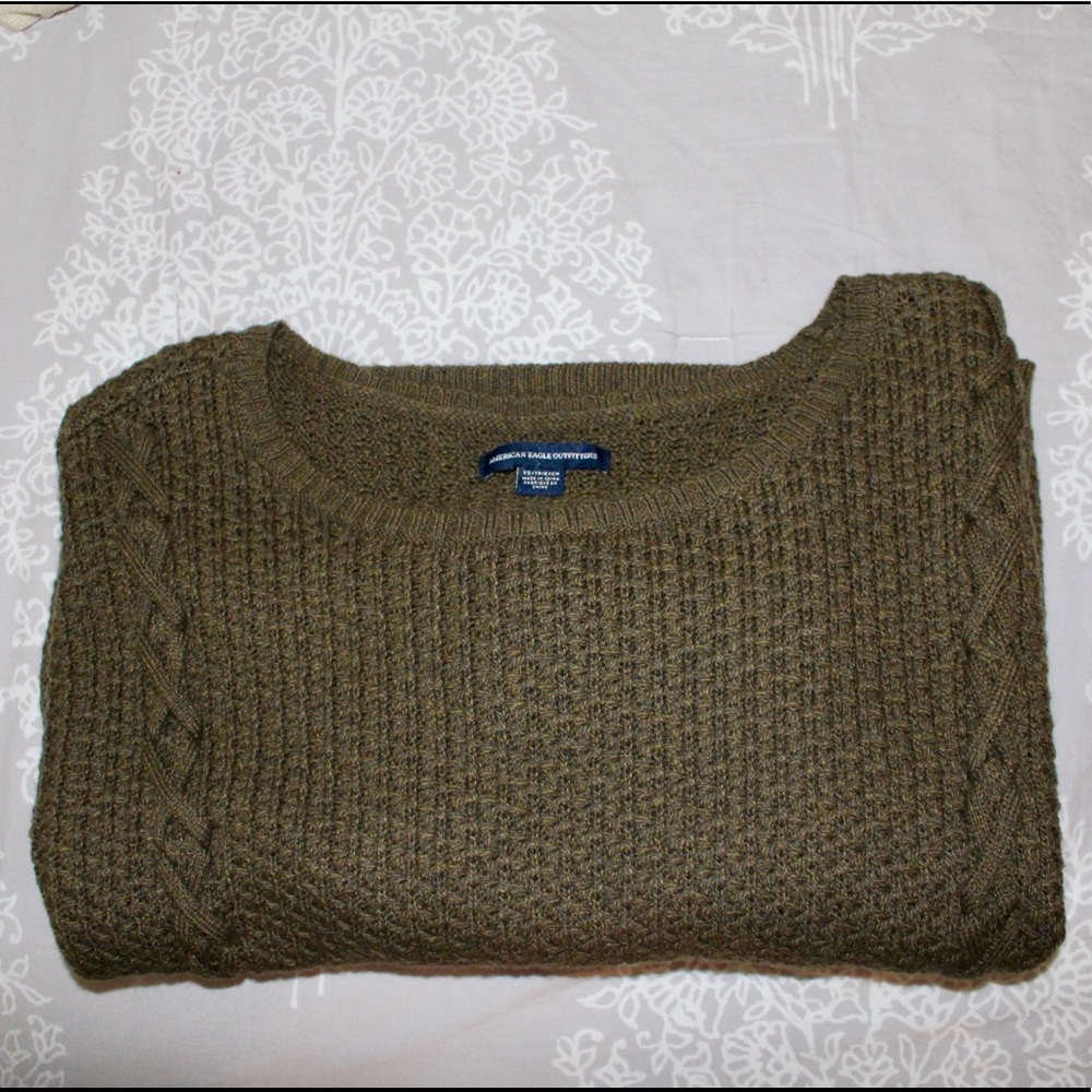 American Eagle sweater